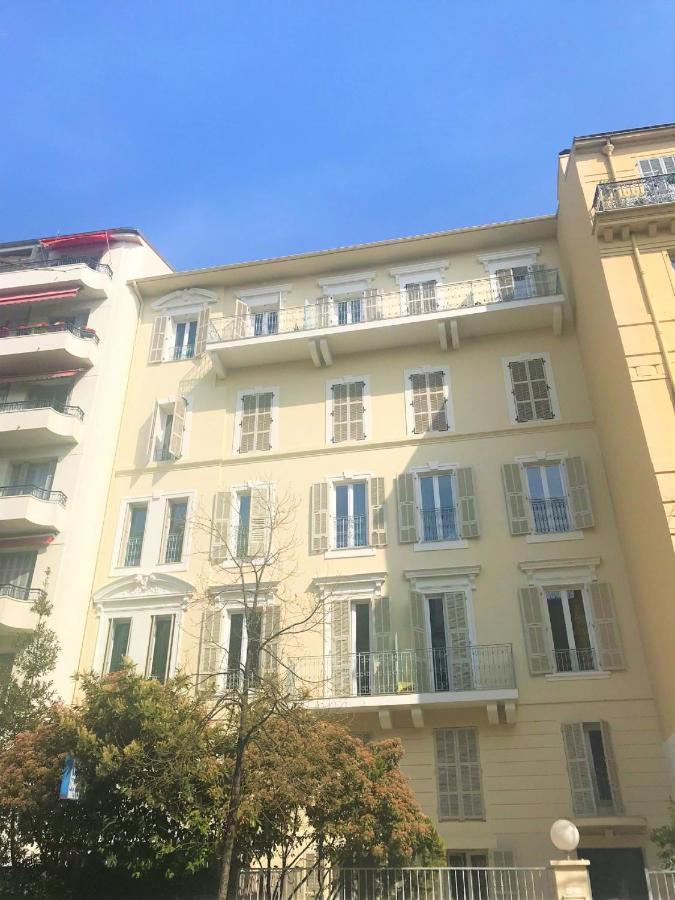 Duplex Centre 401 *